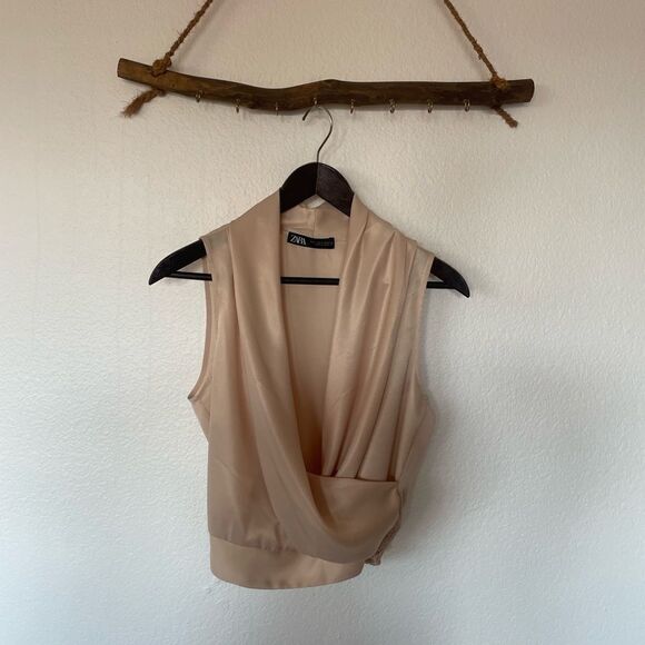 Tan silky crop top - Picture 2 of 3